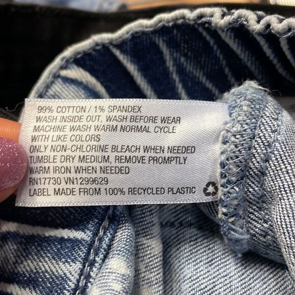 𝅺wild Fable woman’s acid wash jean shorts - Picture 11 of 12